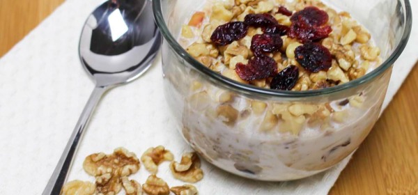 Spicy Apple and Cranberry Refrigerator Oatmeal With Walnuts