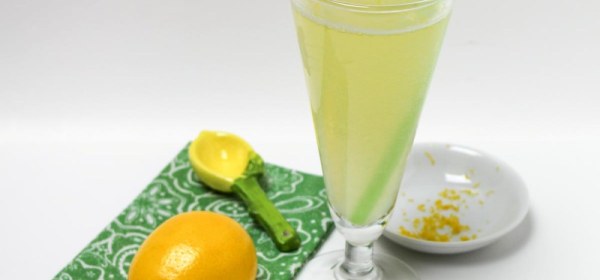 Meyer Lemon Sparkling Water Beverage with a Little Honey